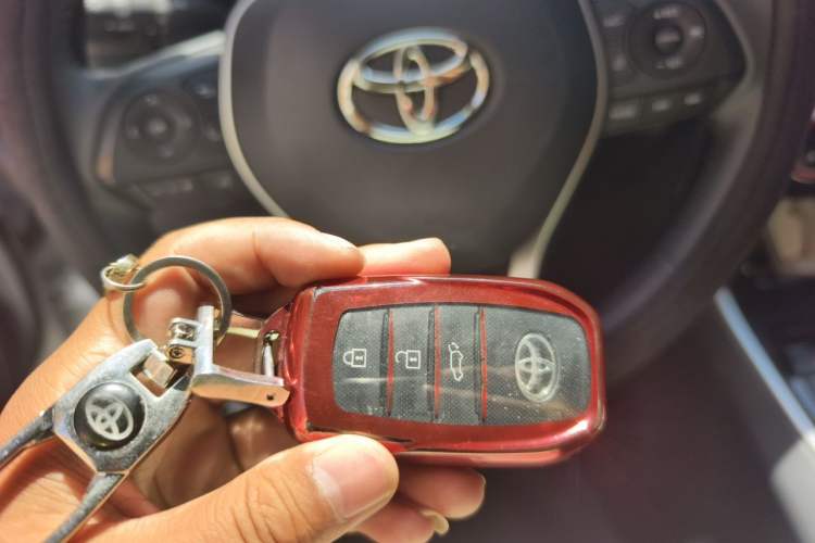 Used Toyota RAV4 2024 2.0L CVT Two-Wheel Drive Fashion Plus Edition Vehicle Key