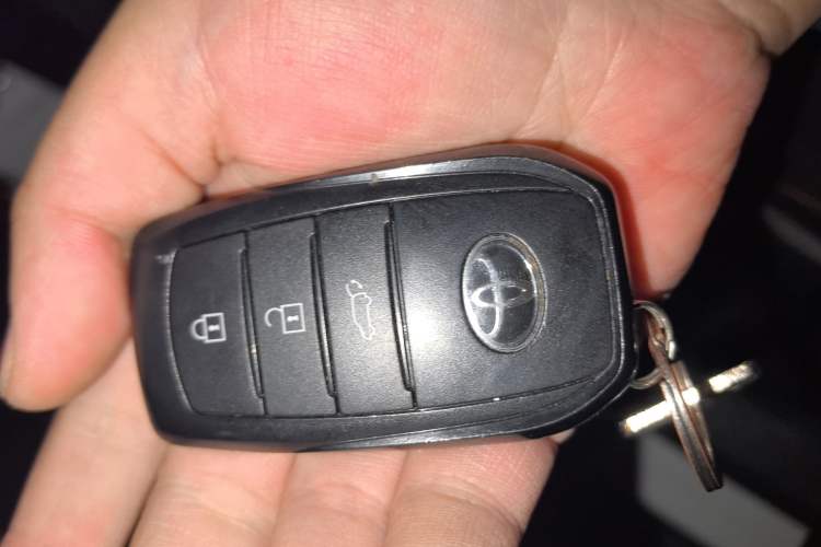 Used Toyota RAV4 2024 2.0L CVT Two-Wheel Drive Fashion Plus Edition Vehicle Key
