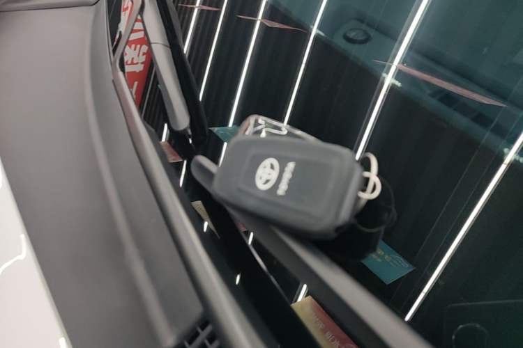 Used Toyota RAV4 2024 Dual-Motor 2.5L E-CVT Two-Wheel Drive Elite Plus Edition Vehicle Key