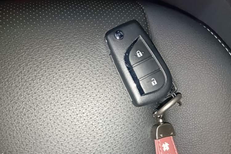 Used Toyota RAV4 2024 2.0L CVT Two-Wheel Drive Urban Edition Vehicle Key