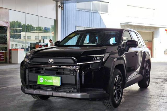Used Toyota RAV4 2026 Model Dual-Engine 2.0L Two-Wheel Drive Luxury Edition