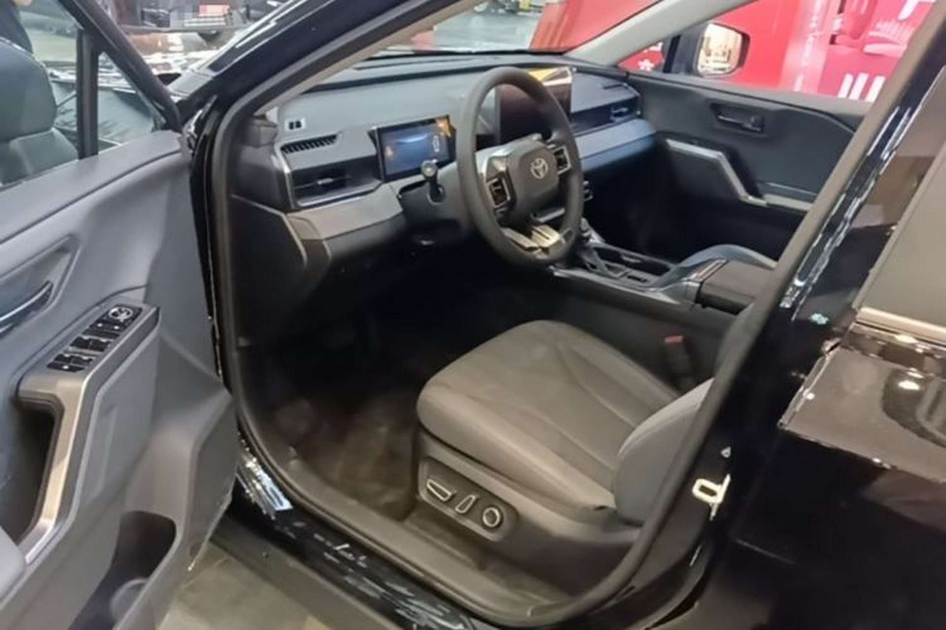 Used Toyota RAV4 2026 Model Dual-Engine 2.0L Two-Wheel Drive Elite Edition Driver Seat