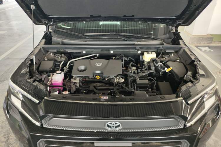 Used Toyota RAV4 2026 Model Dual-Engine 2.0L Two-Wheel Drive Luxury Edition Engine Bay