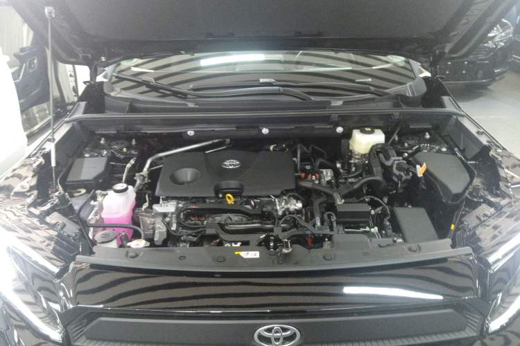 Used Toyota RAV4 2026 Model Dual-Engine 2.0L Two-Wheel Drive Luxury Edition Engine Bay