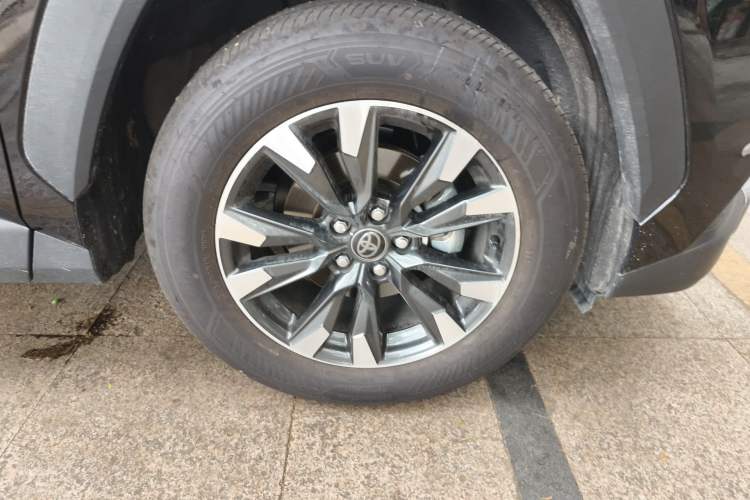 Used Toyota RAV4 2026 Model 2.0L Two-Wheel Drive Luxury Edition Exterior 7