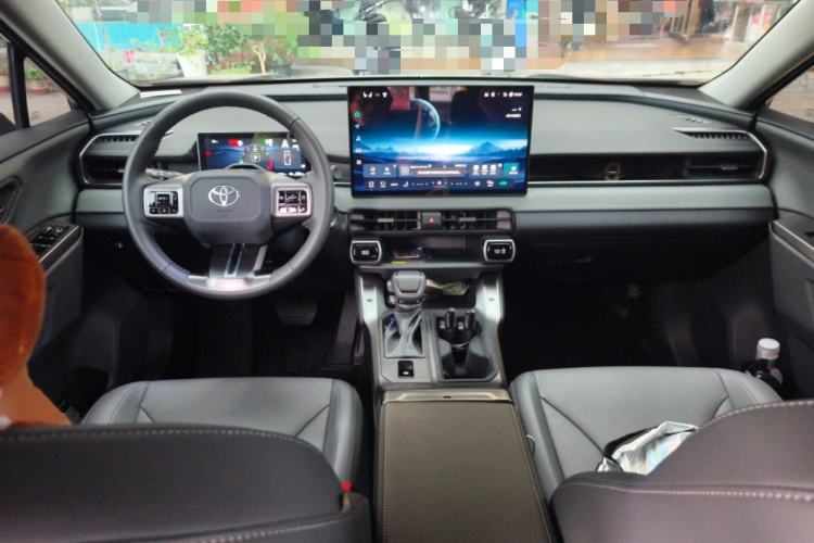 Used Toyota RAV4 2026 Model 2.0L Two-Wheel Drive Luxury Edition Interior 2