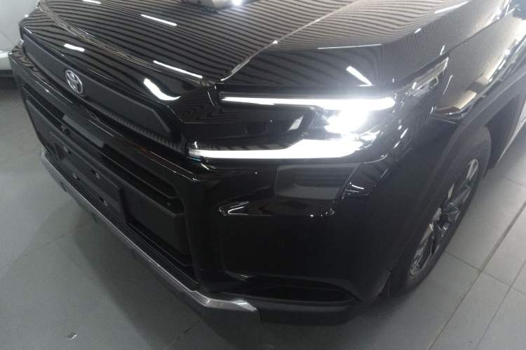 Used Toyota RAV4 2026 Model Dual-Engine 2.0L Two-Wheel Drive Luxury Edition Left Front Headlight