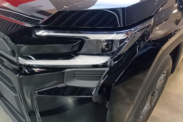 Used Toyota RAV4 2026 Model Dual-Engine 2.0L Two-Wheel Drive Elite Edition Left Front Headlight