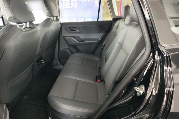 Used Toyota RAV4 2026 Model Dual-Engine 2.0L Two-Wheel Drive Luxury Edition Left Rear Seat