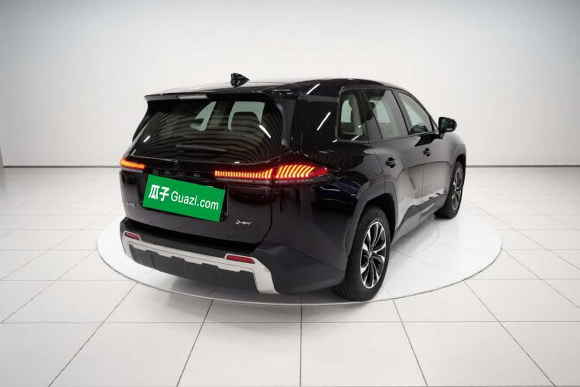 Used Toyota RAV4 2026 Model Dual-Engine 2.0L Two-Wheel Drive Luxury Edition Rear Right 45 Deg