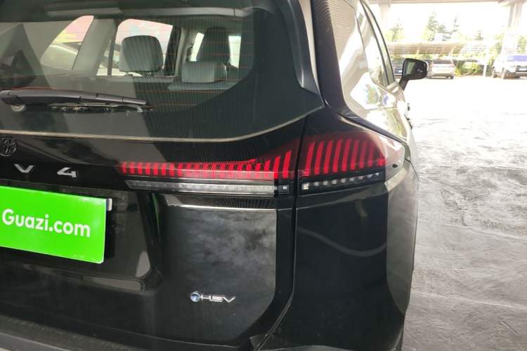 Used Toyota RAV4 2026 Model Dual-Engine 2.0L Two-Wheel Drive Luxury Edition Right Rear Taillight