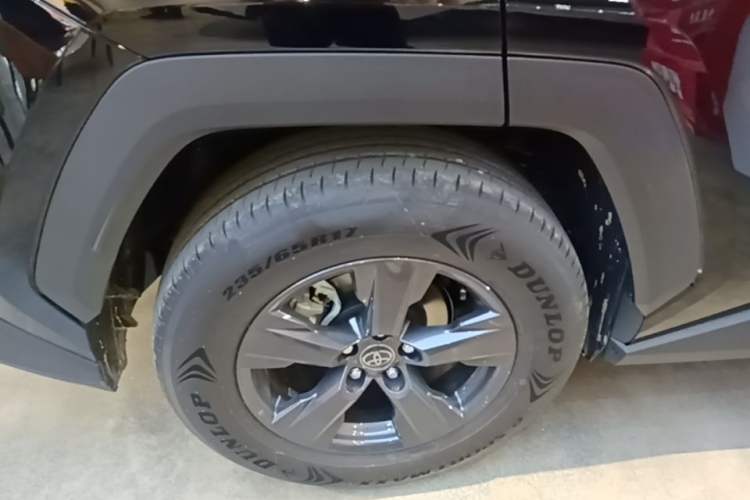 Used Toyota RAV4 2026 Model Dual-Engine 2.0L Two-Wheel Drive Elite Edition Right Rear Wheel Hub