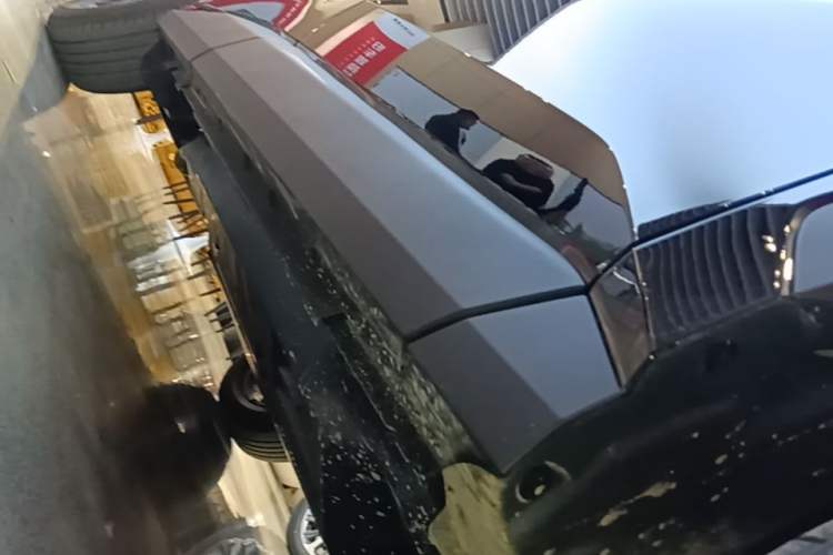 Used Toyota RAV4 2026 Model Dual-Engine 2.0L Two-Wheel Drive Elite Edition Right Side Sill