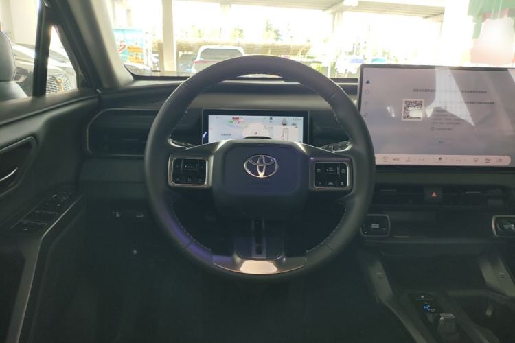 Used Toyota RAV4 2026 Model Dual-Engine 2.0L Two-Wheel Drive Luxury Edition Steering Wheel