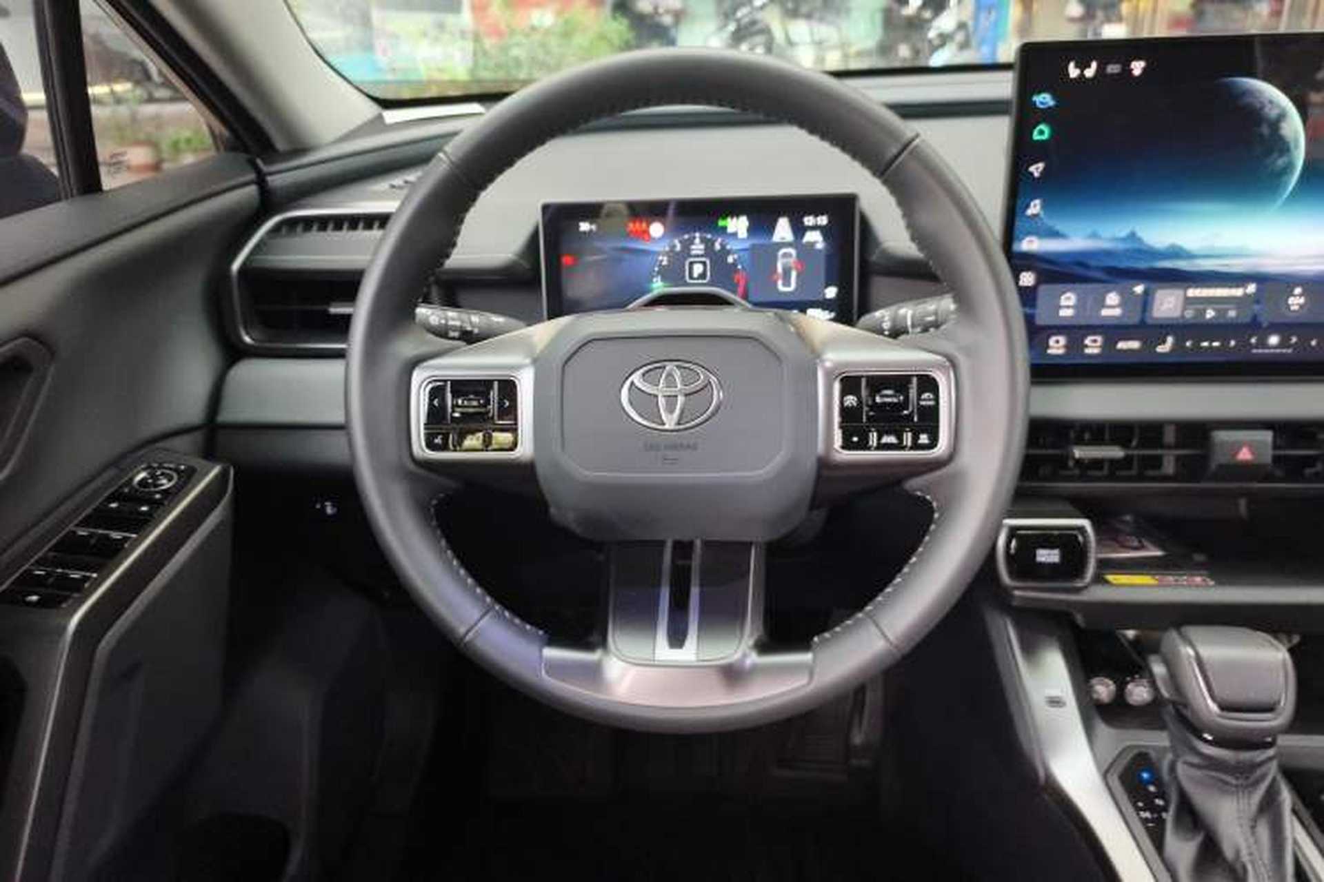 Used Toyota RAV4 2026 Model 2.0L Two-Wheel Drive Luxury Edition Steering Wheel