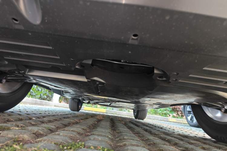 Used Toyota RAV4 2026 Model Dual-Engine 2.0L Two-Wheel Drive Luxury Edition Chassis Front