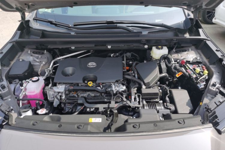 Used Toyota RAV4 2026 Model Dual-Engine 2.0L Two-Wheel Drive Luxury Edition Engine Bay