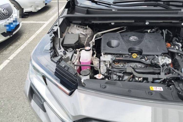 Used Toyota RAV4 2026 Model Dual-Engine 2.0L Two-Wheel Drive Luxury Edition Engine Bay Right