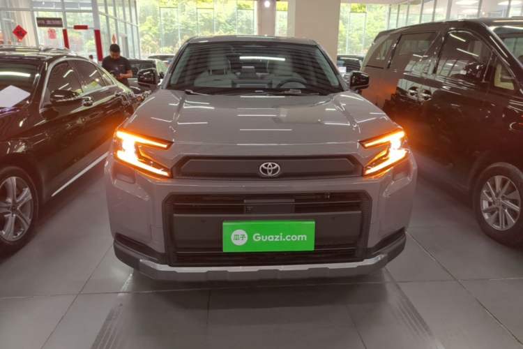 Used Toyota RAV4 2026 Model Dual-Engine 2.0L Two-Wheel Drive Luxury Edition Front