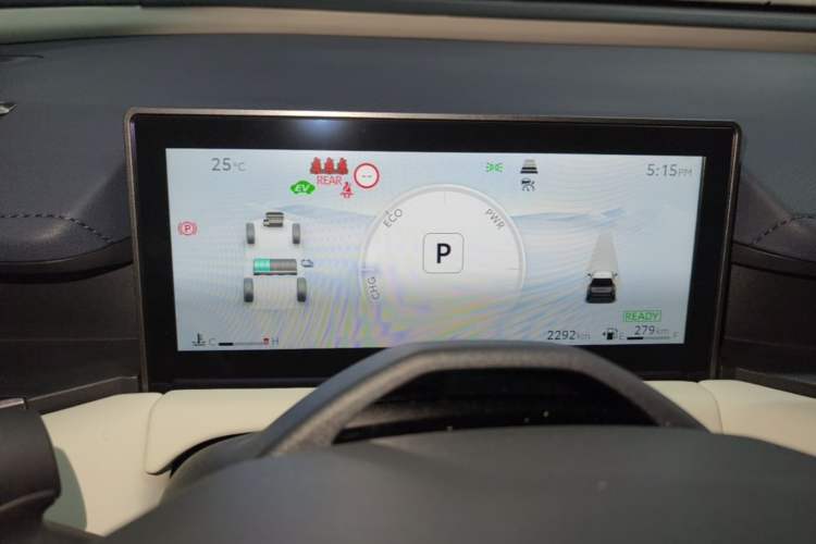 Used Toyota RAV4 2026 Model Dual-Engine 2.0L Two-Wheel Drive Luxury Edition Instrument Cluster