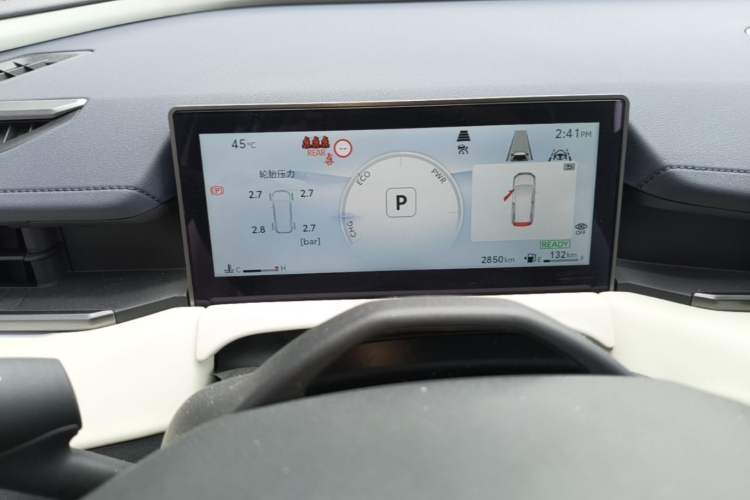 Used Toyota RAV4 2026 Model Dual-Engine 2.0L Two-Wheel Drive Luxury Edition Instrument Cluster