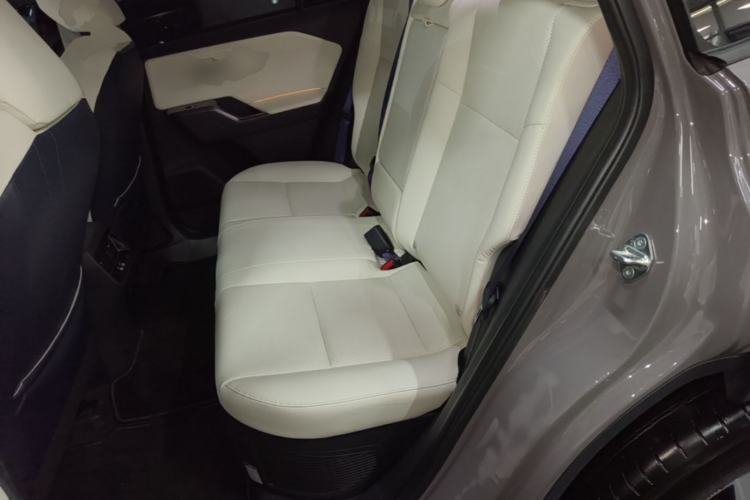 Used Toyota RAV4 2026 Model Dual-Engine 2.0L Two-Wheel Drive Luxury Edition Left Rear Seat