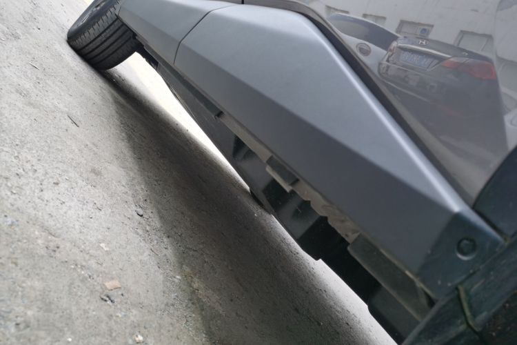Used Toyota RAV4 2026 Model Dual-Engine 2.0L Two-Wheel Drive Luxury Edition Left Side Sill