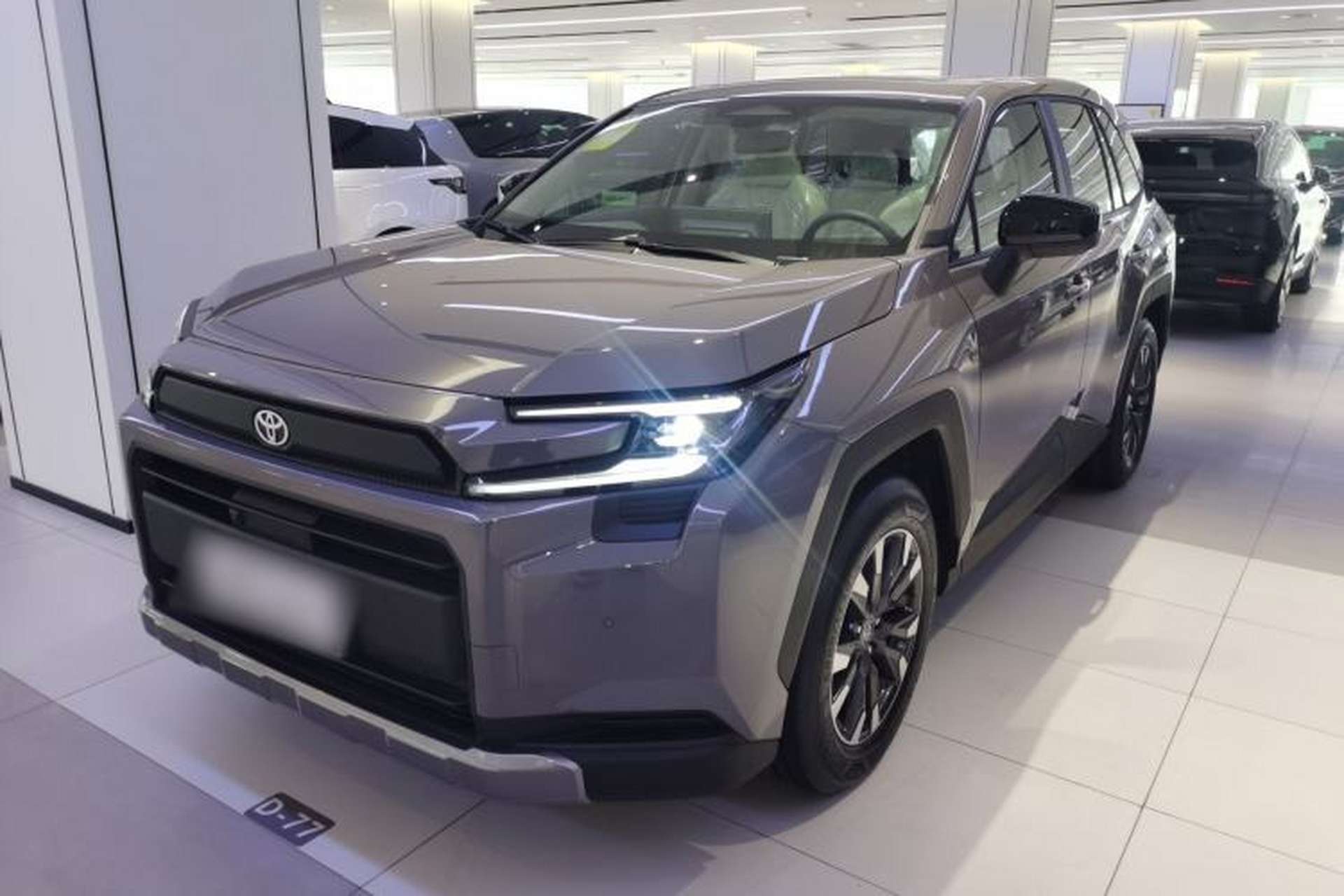 Used Toyota RAV4 2026 Model Dual-Engine 2.0L Two-Wheel Drive Luxury Edition Front Left 45 Deg