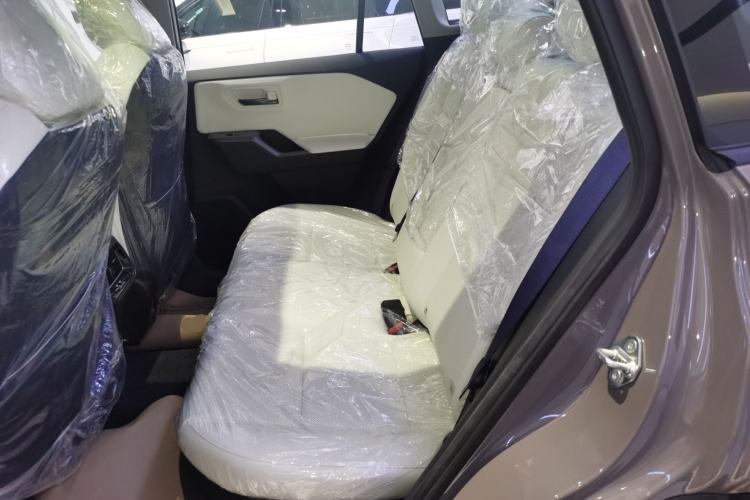 Used Toyota RAV4 2026 Model Dual-Engine 2.0L Two-Wheel Drive Luxury Edition Left Rear Seat