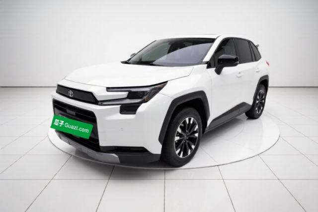 Używany Toyota RAV4 2026 Model Dual-Engine 2.0L Two-Wheel Drive Luxury Edition