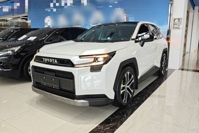 Używany Toyota RAV4 2026 Model 2.0L Four-Wheel Drive Luxury Edition