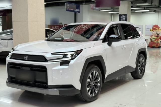 Used Toyota RAV4 2026 Model Dual-Engine 2.0L Two-Wheel Drive Luxury Edition