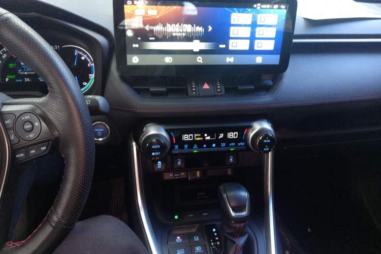 Used Toyota RAV4 Rongfang Plug-in Hybrid 2021 2.5L Two-Wheel Drive Elite Pro Audio And AC Panel