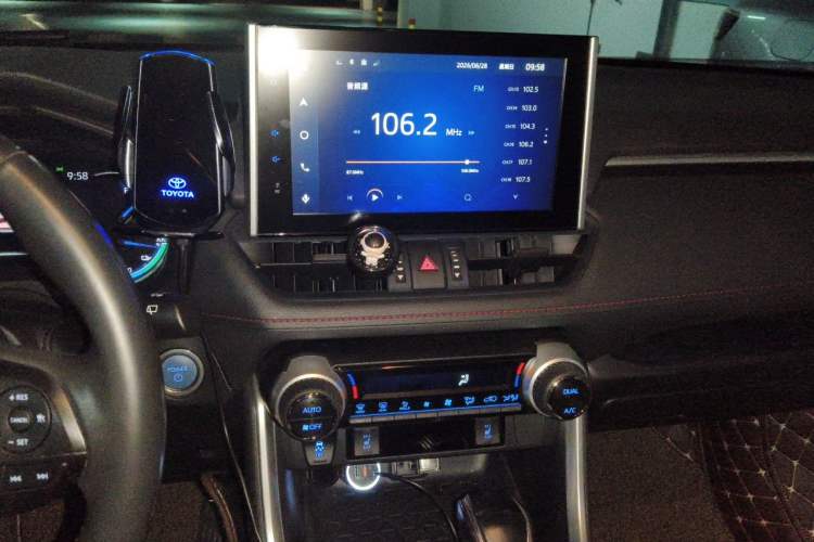 Used Toyota RAV4 Rongfang Plug-in Hybrid 2021 2.5L Two-Wheel Drive Elite Pro Audio And AC Panel
