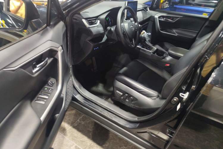 Used Toyota RAV4 Rongfang Plug-in Hybrid 2021 2.5L Two-Wheel Drive Elite Pro Interior 3