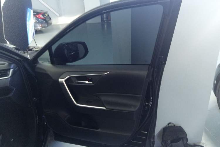 Used Toyota RAV4 Rongfang Plug-in Hybrid 2021 2.5L Two-Wheel Drive Elite Pro Interior 5