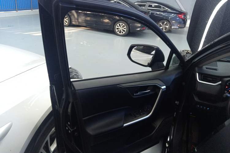 Used Toyota RAV4 Rongfang Plug-in Hybrid 2021 2.5L Two-Wheel Drive Elite Pro Interior 7
