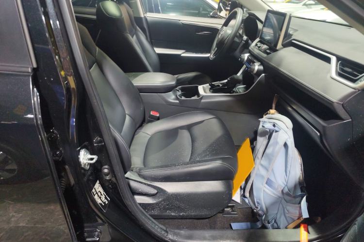 Used Toyota RAV4 Rongfang Plug-in Hybrid 2021 2.5L Two-Wheel Drive Elite Pro Right Front Seat