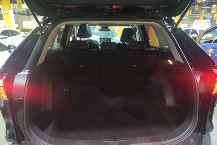 Used Toyota RAV4 Rongfang Plug-in Hybrid 2021 2.5L Two-Wheel Drive Elite Pro Trunk