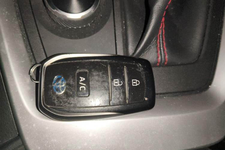 Used Toyota RAV4 Rongfang Plug-in Hybrid 2021 2.5L Two-Wheel Drive Elite Pro Vehicle Key