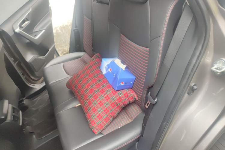 Used Toyota RAV4 Rongfang Plug-in Hybrid 2021 2.5L Two-Wheel Drive Elite Pro Left Rear Seat
