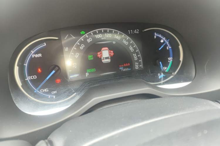 Used Toyota RAV4 Rongfang Plug-in Hybrid 2021 2.5L Two-Wheel Drive Elite Pro Odometer Close Up