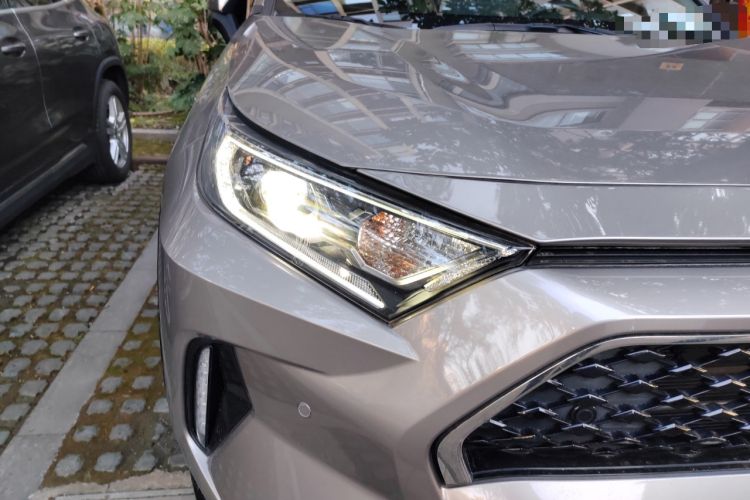 Used Toyota RAV4 Rongfang Plug-in Hybrid 2021 2.5L 4x4 Flagship Pro Right Front Headlight