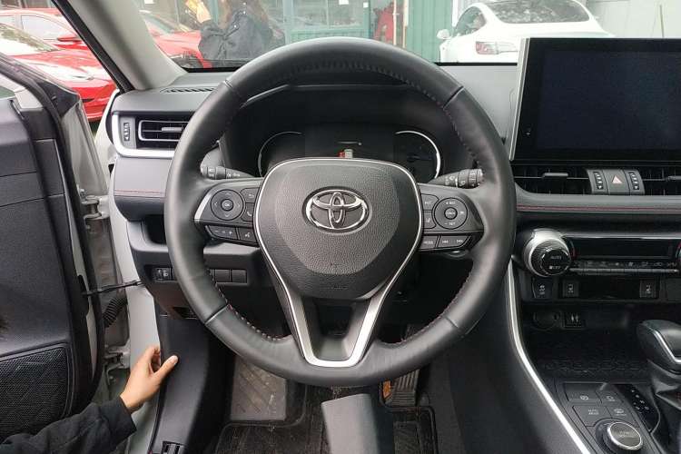 Used Toyota RAV4 Rongfang Plug-in Hybrid 2021 2.5L Two-Wheel Drive Elite Pro Steering Wheel
