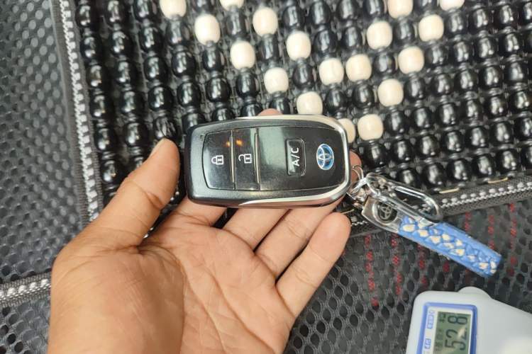 Used Toyota RAV4 Rongfang Plug-in Hybrid 2021 2.5L Two-Wheel Drive Elite Pro Vehicle Key