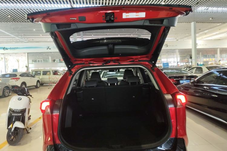 Used Toyota RAV4 Rongfang Plug-in Hybrid 2021 2.5L 4x4 Flagship Pro Trunk