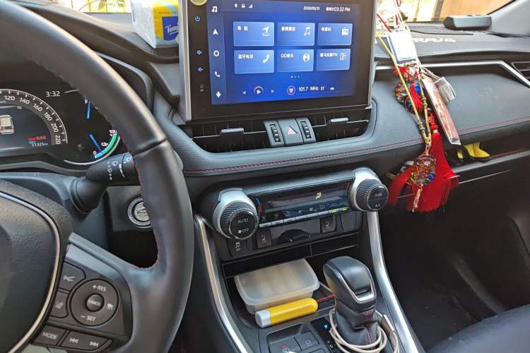Used Toyota RAV4 Rongfang Plug-in Hybrid 2021 2.5L Two-Wheel Drive Urban Pro Audio And AC Panel