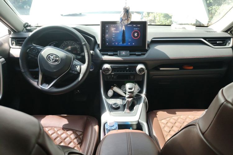Used Toyota RAV4 Rongfang Plug-in Hybrid 2021 2.5L Two-Wheel Drive Elite Pro Center Console