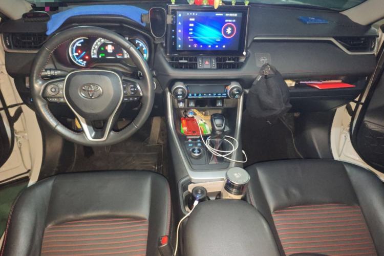 Used Toyota RAV4 Rongfang Plug-in Hybrid 2021 2.5L Two-Wheel Drive Elite Pro Center Console