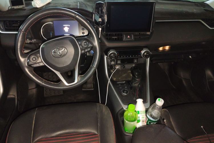 Used Toyota RAV4 Rongfang Plug-in Hybrid 2021 2.5L Two-Wheel Drive Elite Pro Center Console